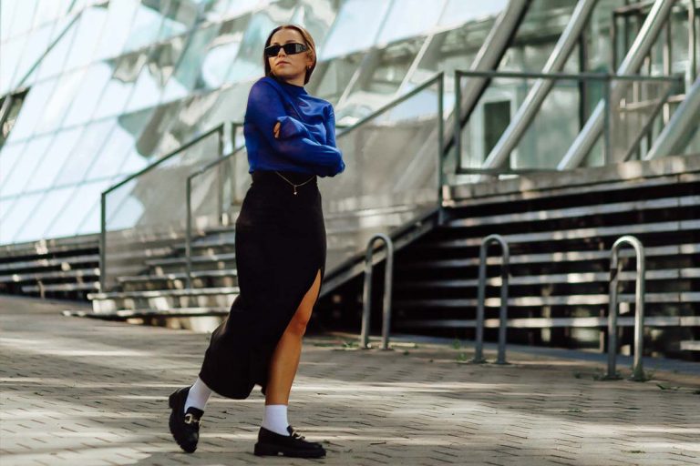 Cum se poartă corect fusta cu crăpătură pe picior. Idei și sfaturi utile pentru o apariție glam