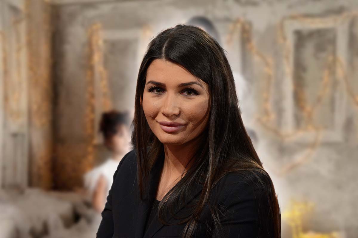 Elena Băsescu, de nerecunoscut