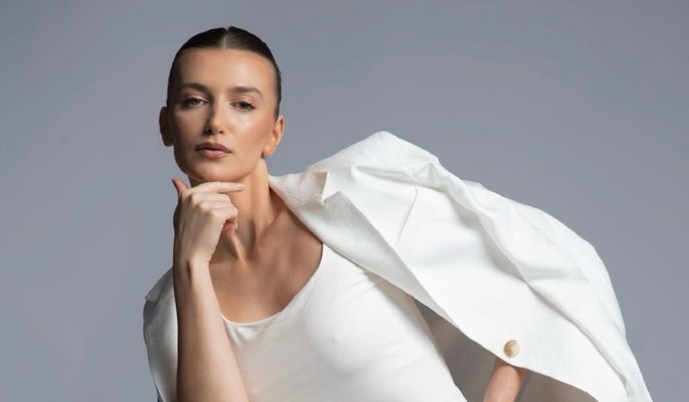 Larisa Lupoaea a fost complexată în timpul liceului din cauza greutății. „Acum mi-aș dori să mai fiu la greutatea de atunci” EXCLUSIV