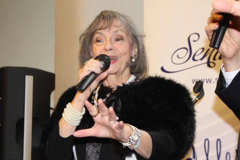 Pe ce își cheltuiește pensia Marina Voica, la 85 de ani. Solista are un mare viciu: ”Tot cumpăr și iar cumpăr!” EXCLUSIV