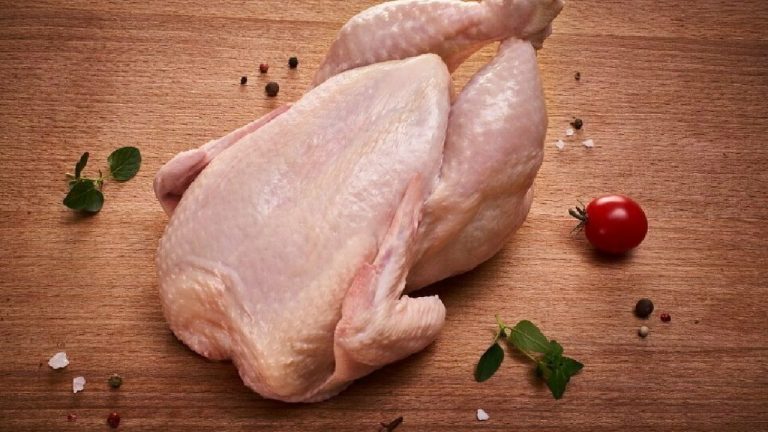 Cât trebuie fiartă carnea de pui. Așa se pregătește corect, secretul gospodinelor iscusite