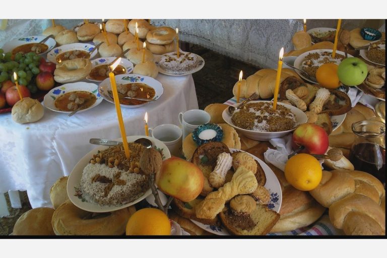 Ce se împarte la pomană de 3 luni, 6 luni și 9 luni. Tradiții, obiceiuri și superstiții