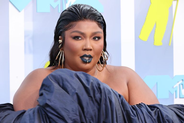 Lizzo și rochia ei neconvențională, ținuta momentului în toată lumea. Milioane de oameni au comentat-o FOTO și VIDEO