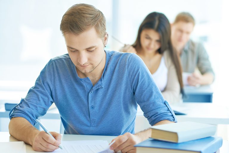 Rezolvare subiecte BAC 2022 sesiunea de toamnă la proba la alegere. Baremele de corectare pentru geografie, chimie, biologie și informatică