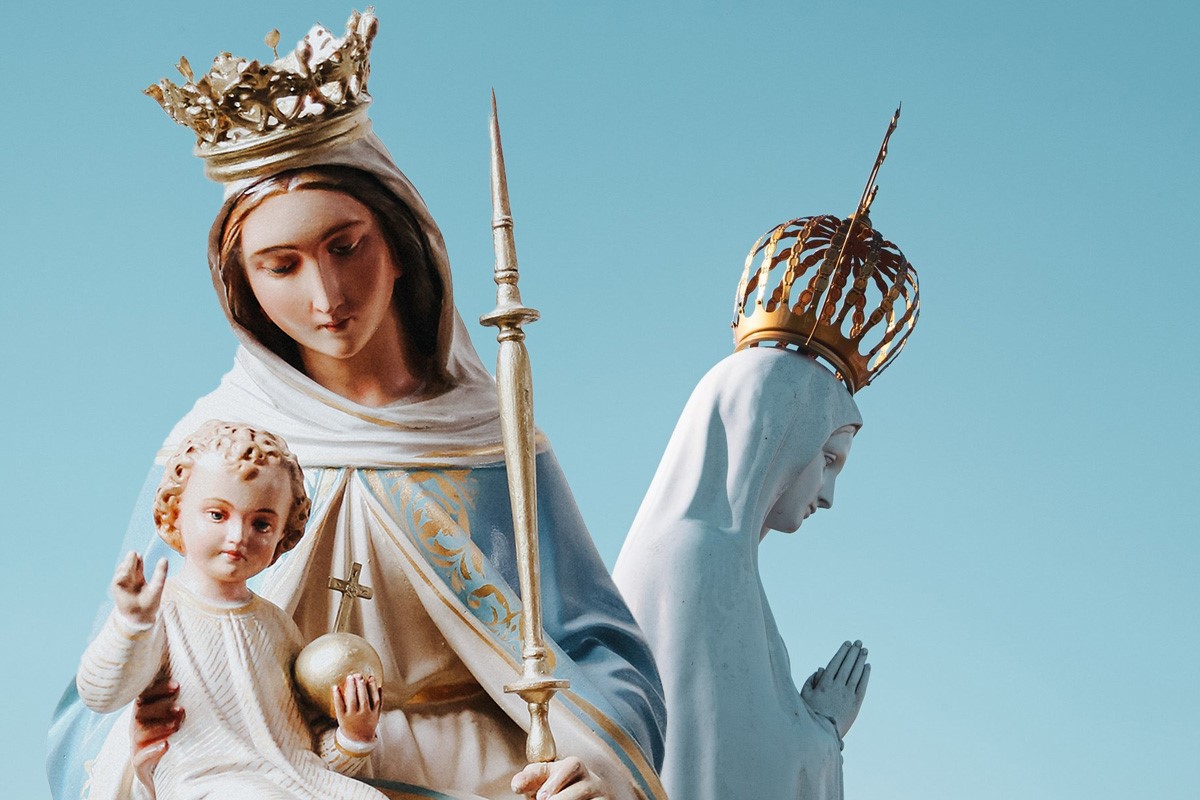 Se urează La mulți ani de Sfânta Maria, pe 15 august? Ce spun preoții, de fapt