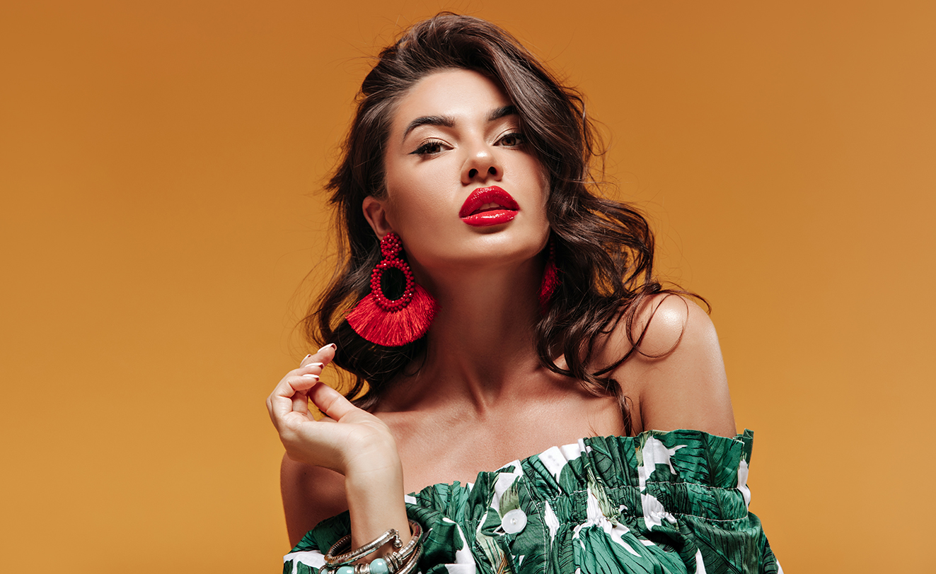 Trucul simplu pentru ca machiajul să reziste mai mult în zilele toride