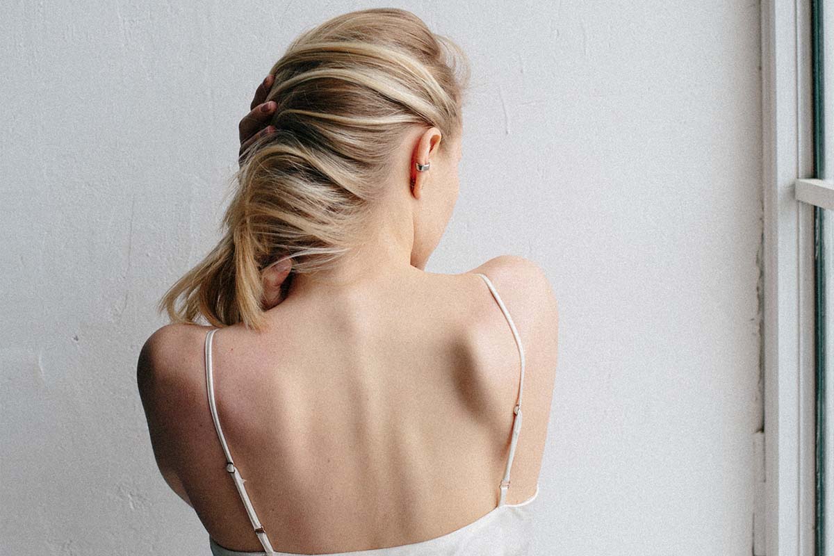 Alimente care protejează părul vara