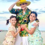 Alina Sorescu și fetițele