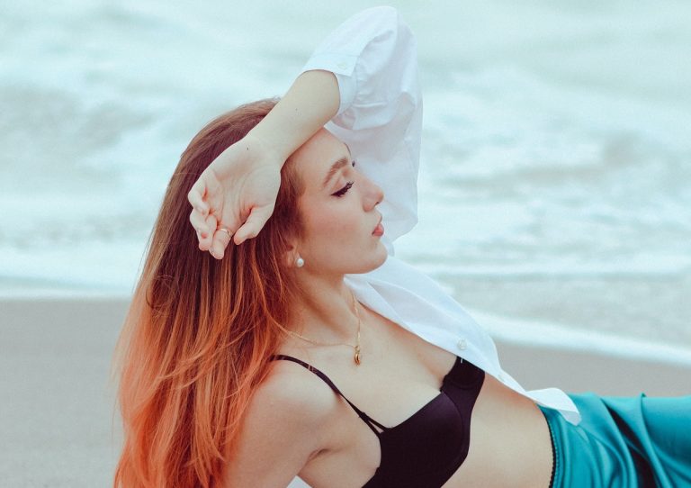 De ce femeile sunt mai sensibile în fața caniculei decât bărbații. Ce scoate la iveală studiul cercetătorilor