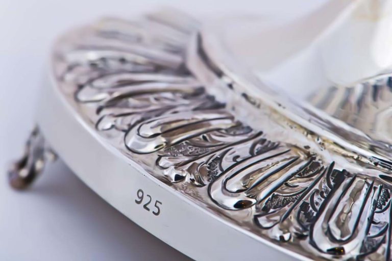 Ce înseamnă argint 925 și ce trebuie să știi despre bijuterii când vezi acest marcaj pe ele