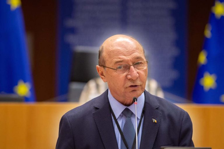 Cine a fost prima iubită a lui Traian Băsescu. Ar fi putut fi Prima Doamnă a României