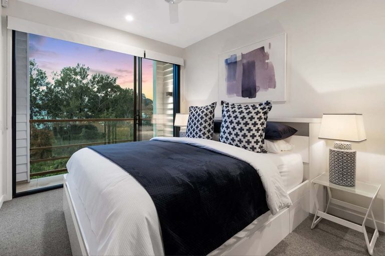 4 culori de perne pe care e bine să le eviți. Pot avea un impact semnificativ asupra calității somnului tău