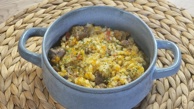 Mâncare de orez cu pipote și inimi de pui. Trucuri esențiale pentru o rețetă savuroasă