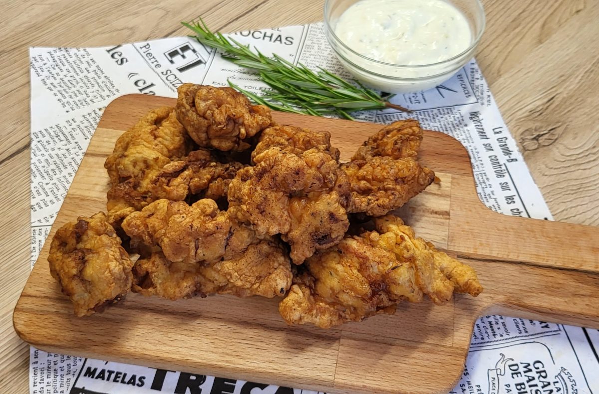 șnițel parizian cu dressing de iaurt și usturoi