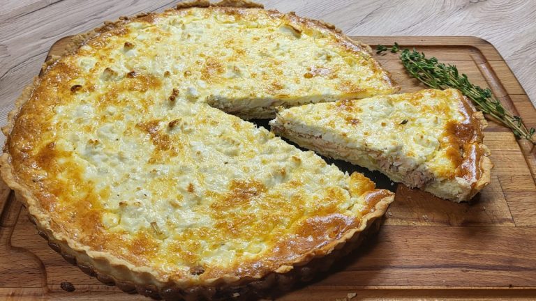 Tartă cu somon afumat și brânză de capră. Secretul ca să iasă gustoasă în orice combinație