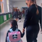 Fiica Biancăi Drăgușanu și a lui Victor Slav, prima zi de școală