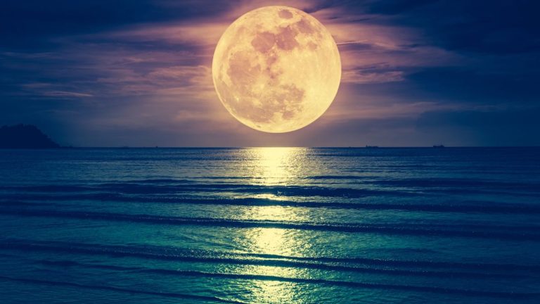 Ce este bine să faci când este Lună plină. Tradiții pentru noroc, sănătate și prosperitate