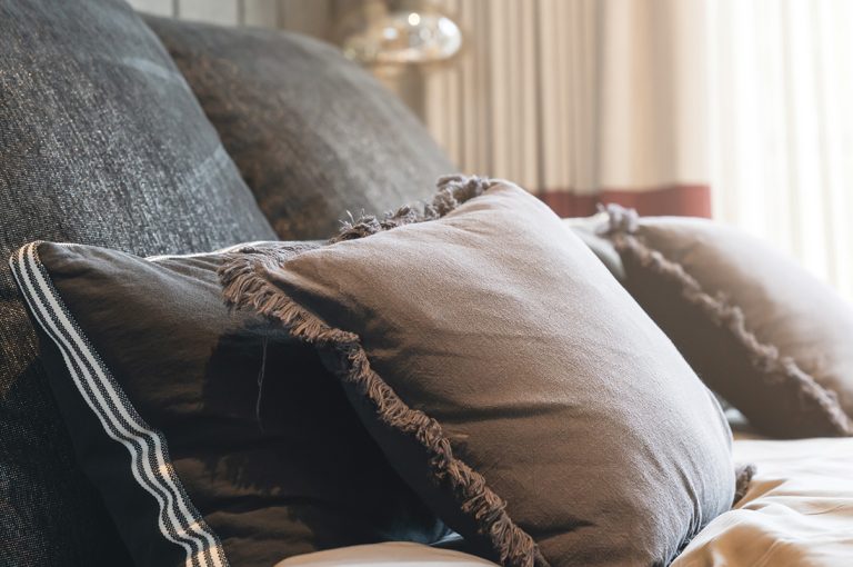 De ce să speli lenjeria nouă de pat înainte de a o folosi. Efectele nebănuite