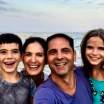 Dan Negru este cel mai bogat prezentator tv, dar copiii lui învață tot la o școală de cartier