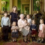 Regina Elisabeta și nepoții săi