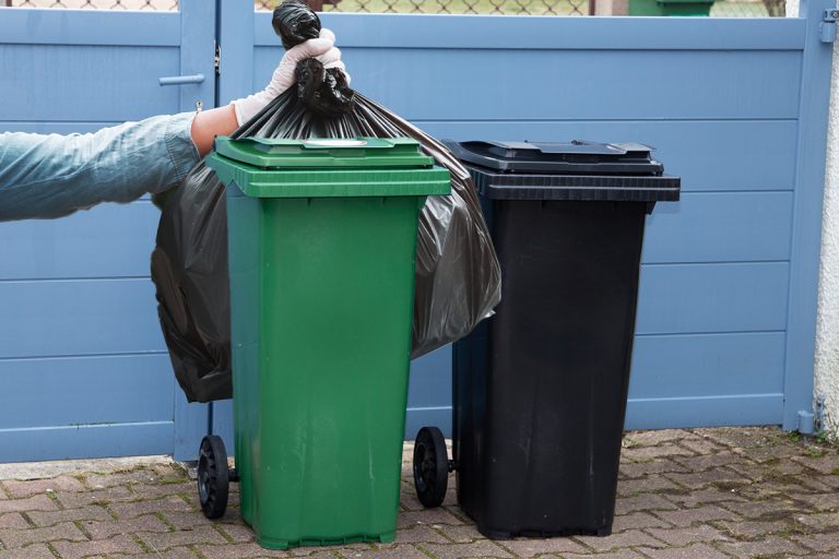 Ce e interzis să arunci la gunoi. 14 lucruri care se colectează separat