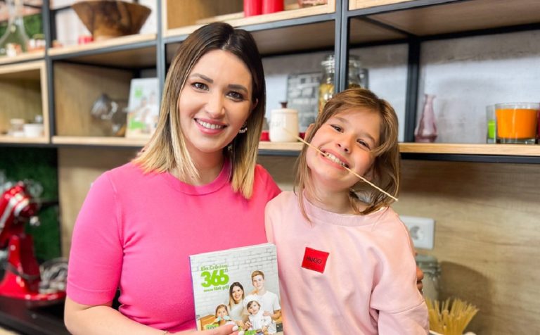 Fiica Elei Crăciun dă tot din casă. Alessia recunoaște că-și cam necăjește fratele cel mic: „Sunt răutăcioasă un pic”. Pentru ce își strânge puștoaica bani la pușculiță VIDEO EXCLUSIV