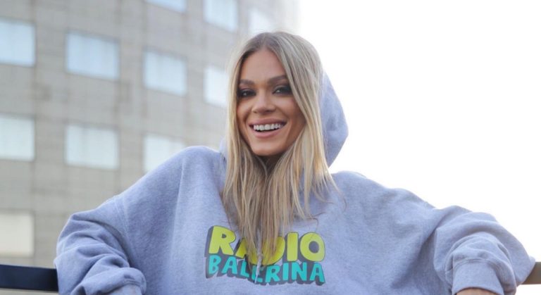 Bărbatul celebru cu care se iubește Emma de la ZU. E o diferență de 20 de ani între ei