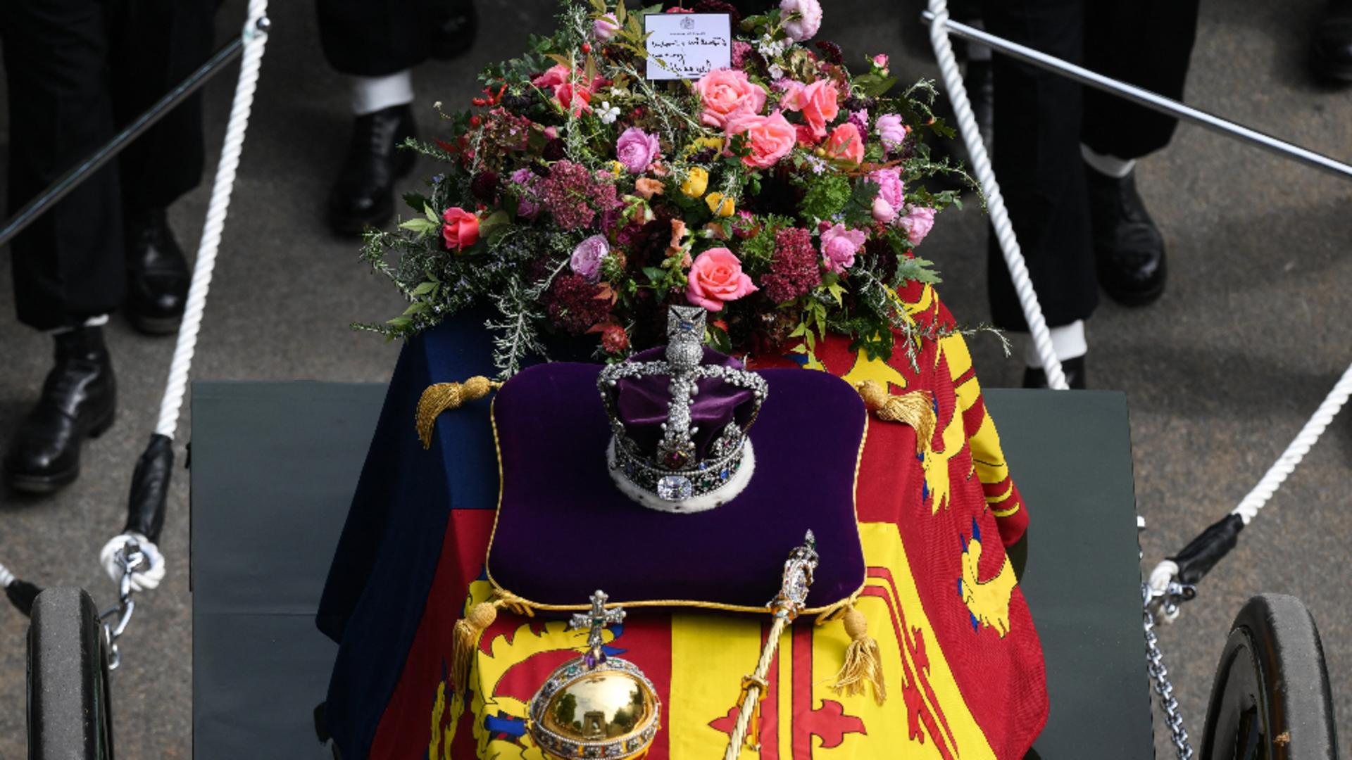 De ce Regina Elisabeta a II-a a fost înmormântată în sicriu căptușit cu plumb