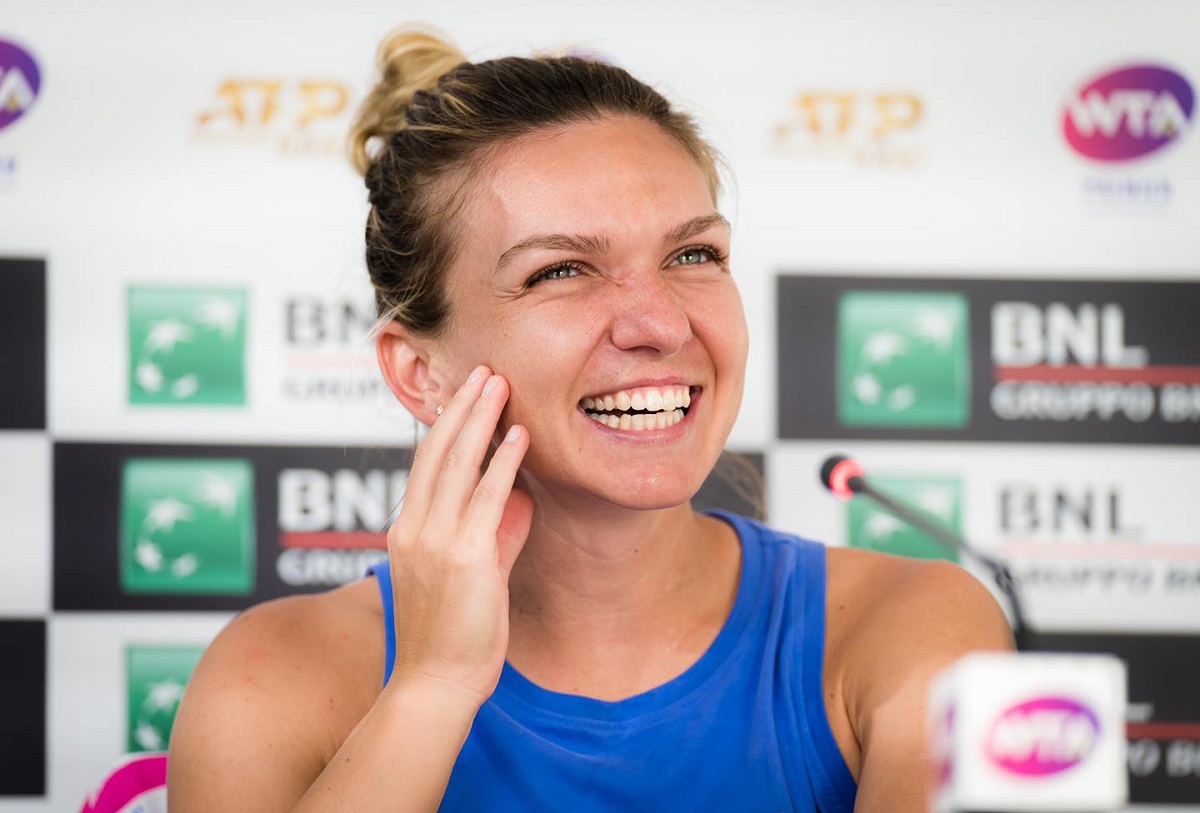 Simona Halep, surprinsă la mănăstire
