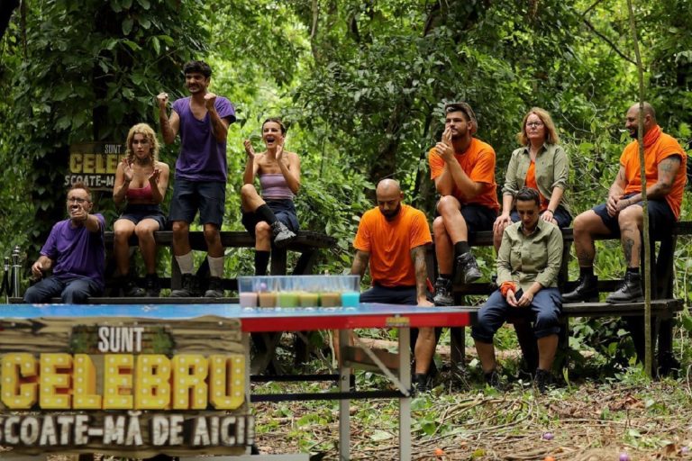 Sărut neașteptat la “Sunt celebru, scoate-mă de aici 2022”. Colegii au rămas uluiți când i-au văzut așa