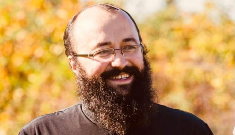 Ce au găsit procurorii în telefonul părintelui Visarion Alexa. Conversațiile aveau loc pe Telegram