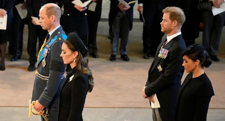 De ce Meghan Markle și Kate Middleton au purtat voal negru la înmormântarea Reginei. Semnificația secretă a acestui obiect vestimentar