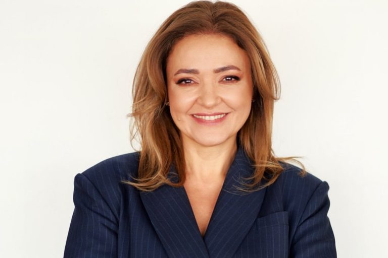 Cristina Bâtlan face dezvăluiri despre ”Imperiul Leilor”: “Sebi este un om pe care te poți baza”. Ce modele de pantofi se poartă în această toamnă VIDEO EXCLUSIV