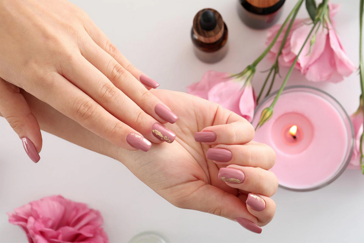 Cum poți să cureți oja de pe unghii fără acetonă