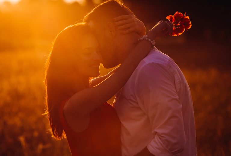 De ce ne îndrăgostim de fapt de o anumită persoană. Știința explică procesul