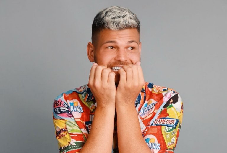 Drama care i-a marcat viața lui Răzvan Botezatu: „Spărgea ușa și în somn”. Detalii tulburătoare din trecutul lui