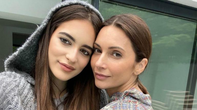 Fiica Andreei Berecleanu, apariție fabuloasă. Ce ținută a purtat Eva la nunta la care mama ei a fost nașă. FOTO