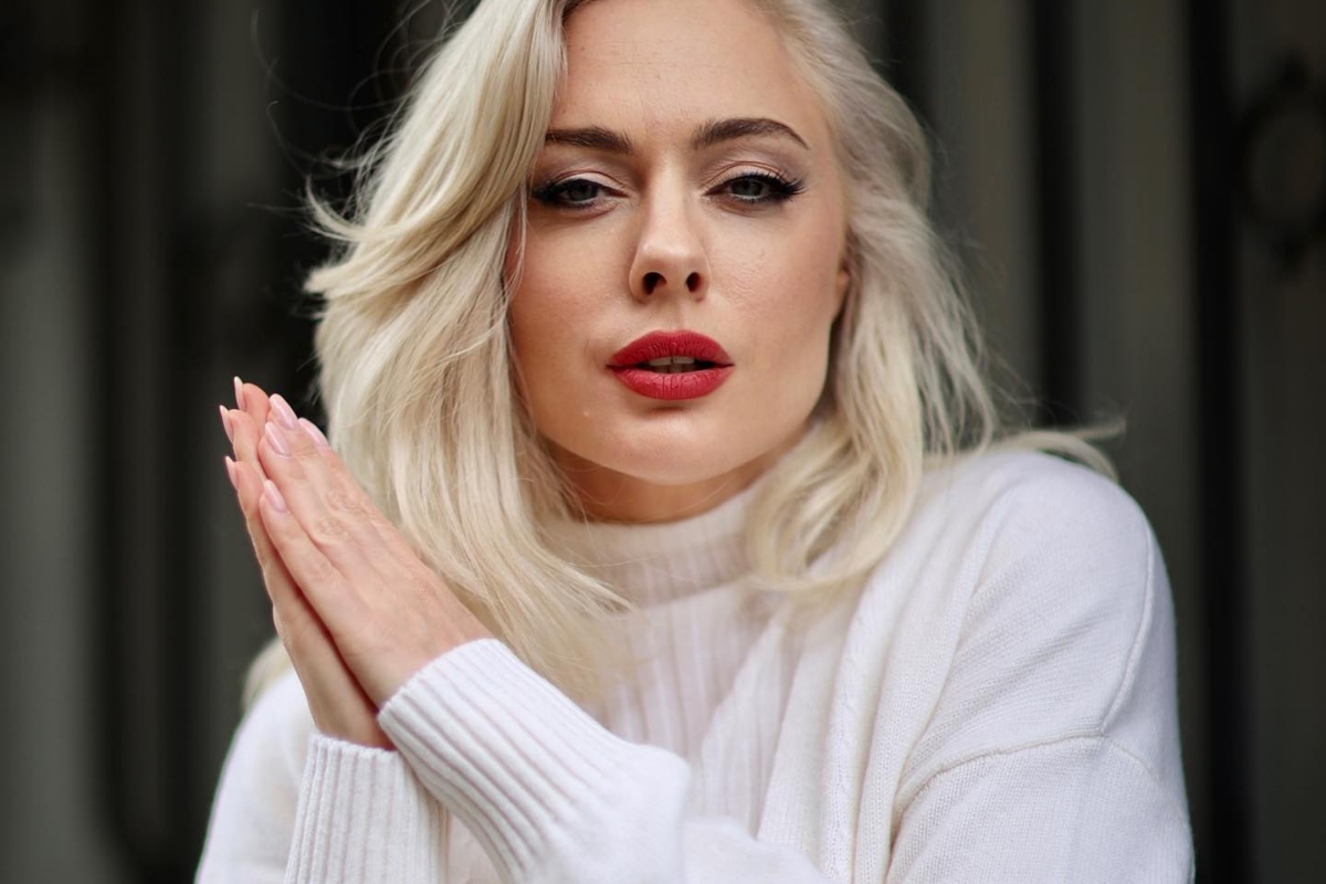 Giulia Nahmany, relatie speciala cu trupa ASIA