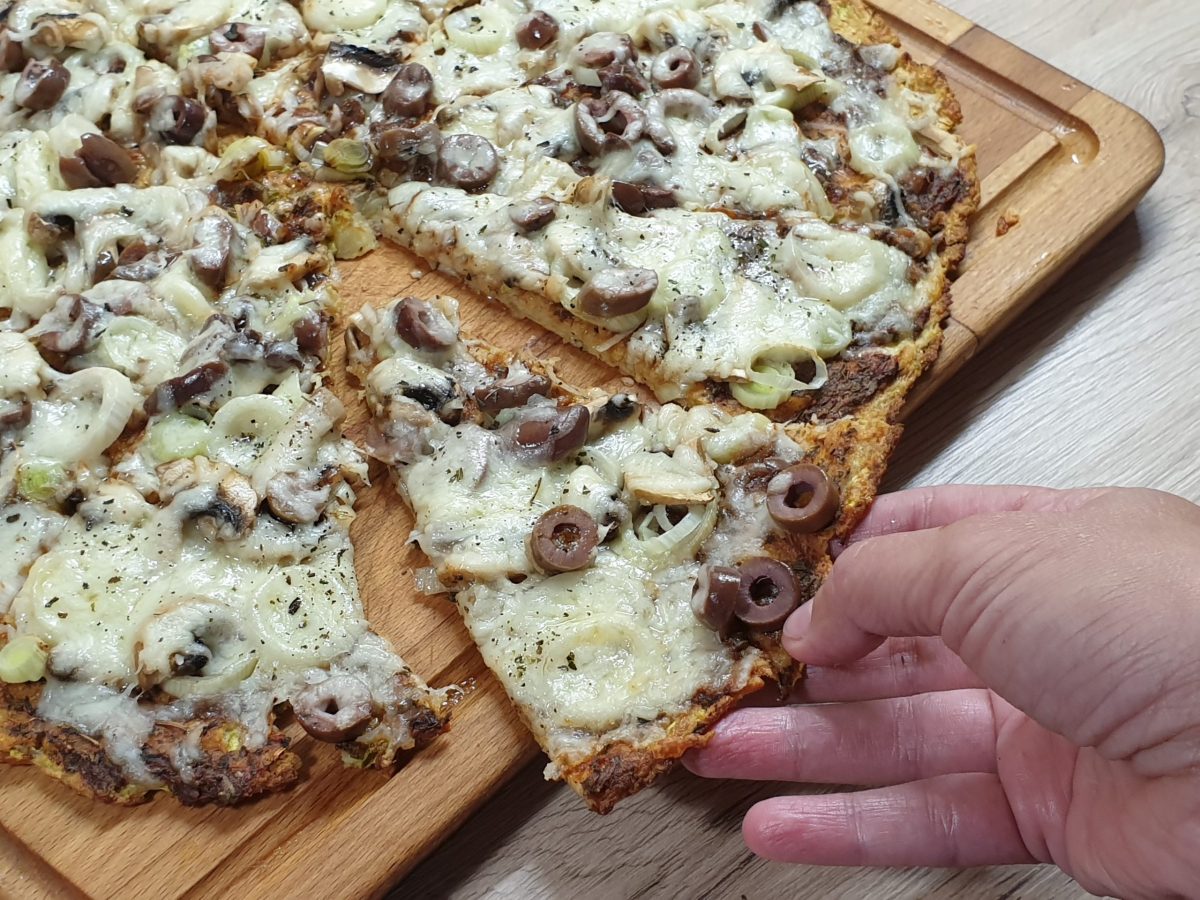 Pizza cu blat de dovlecei. Foto: Oana Matei/ego.ro