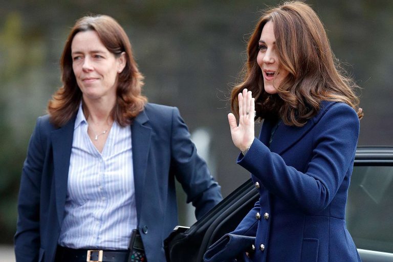 Femeia care e nelipsită de lângă Kate Middleton, de 12 ani. Apare în mai toate fotografiile. Care e de fapt rolul ei