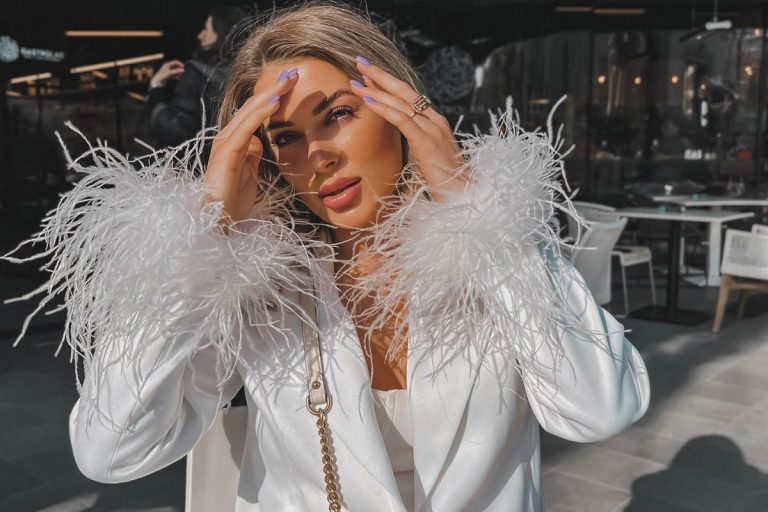 Ce a pățit Sensy, după cununia civilă: „Două zile nu m-am ridicat din pat”. Ce pregătiri face pentru căsătoria religioasă. EXCLUSIV