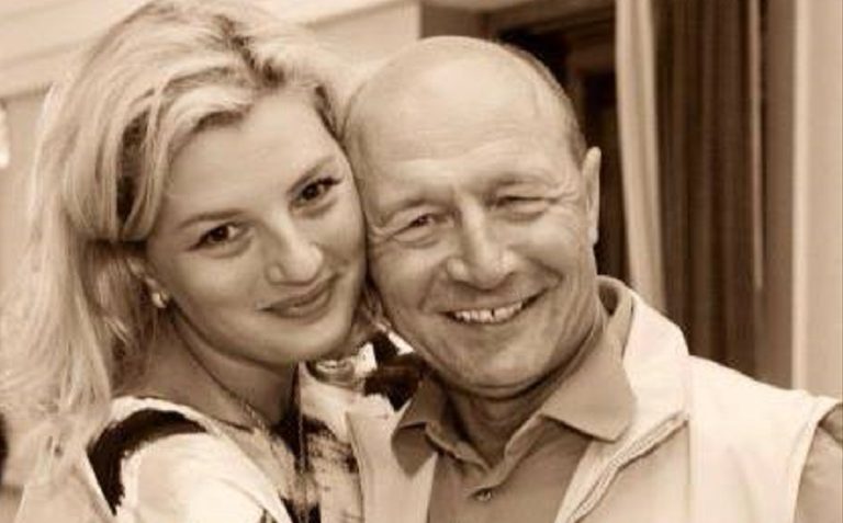 Ce face și cum arată fiica cea mare a lui Traian Băsescu, la 45 de ani. Ioana s-a retras din viața publică