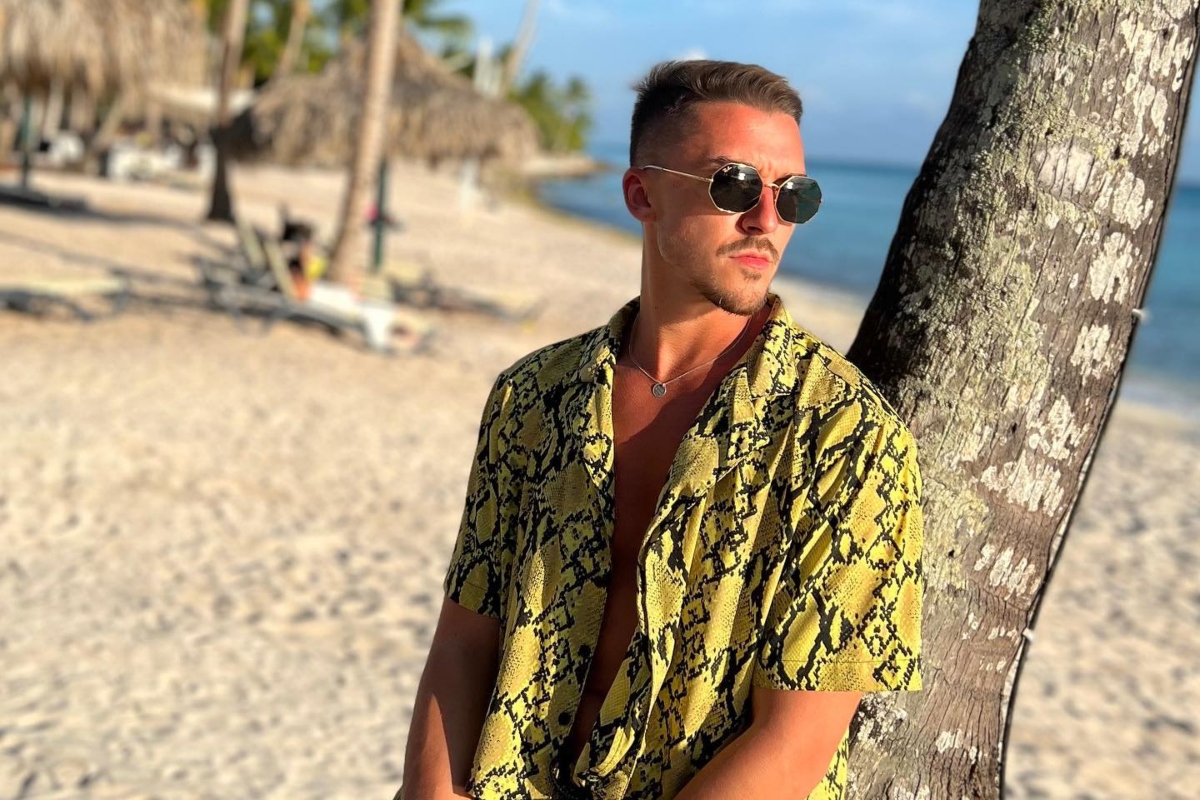 Emil Rengle a trait intr-un hotel timp de 3 luni. Incerc sa profit la maximum. De ce a plecat de acasa. EXCLUSIV