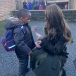 Gestul inedit făcut de Kate Middleton în public