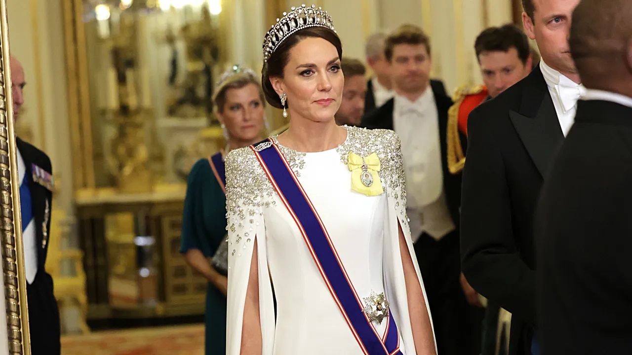 Ce mesaje ascund tinutele lui Kate Middleton