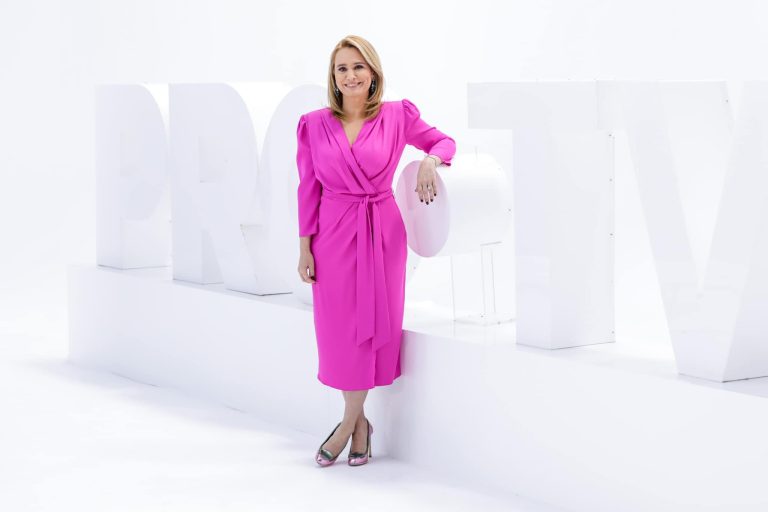 Cum arăta Andreea Esca, în urmă cu 30 de ani. Imagine nemaivăzută cu vedeta Pro TV, e de nerecunoscut