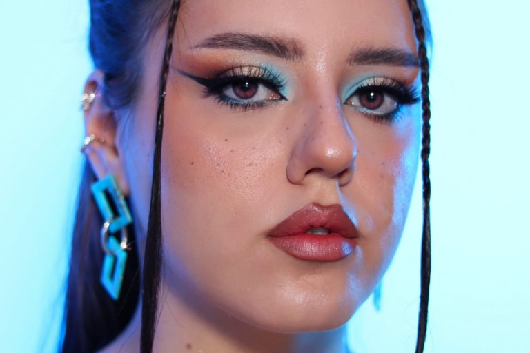 Machiajul cu care nu vei da greș niciodată. Claudia Preduca, make-up artist, despre cele 2 produse care nu trebuie să-ți lipsească EXCLUSIV