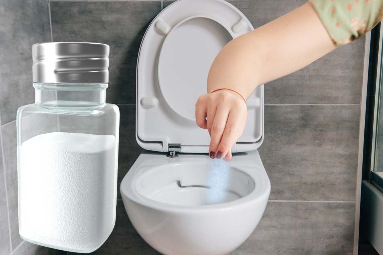 Ingredientul banal pe care să-l pui în toaletă. Va arăta ca noua, trucul uimitor știut de puțini oameni