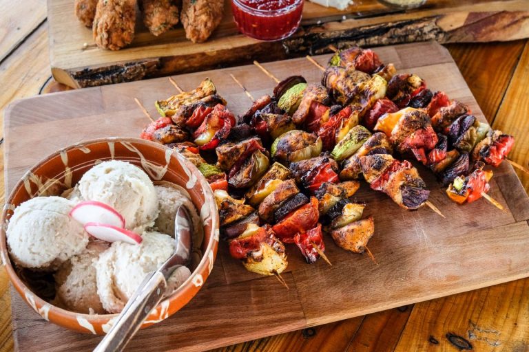 Lăsata Secului pentru Postul Crăciunului 2022. Obiceiul banal care se face pentru sporirea norocului