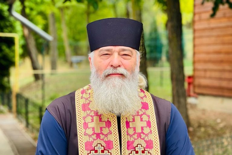 Părintele Calistrat, reacție după scandalul uriaș: „Lui Dumnezeu și celor bine credincioși le cer iertarea creștină”. Ce a spus preotul despre faptele sale